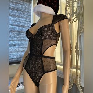 Victoria’s Secret Lingerie Teddy Black Lace Sleepwear. Sexy as bodysuit. Size XS
